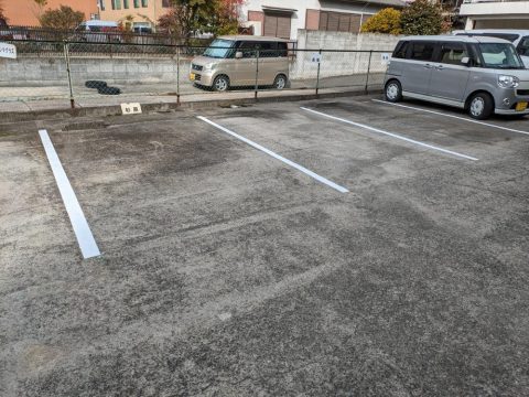 福山市城見町 駐車場のライン引き塗装工事